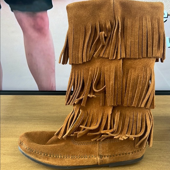 Minnetonka Shoes - Fringe Suede Tan Boots